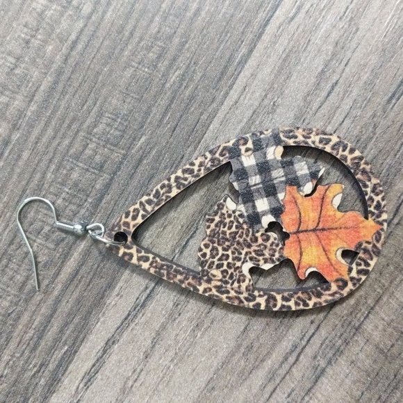 #359Halloween/Fall Wooden Dangle Earrings. Drop with Multicolor Leaves. - Picture 2 of 3